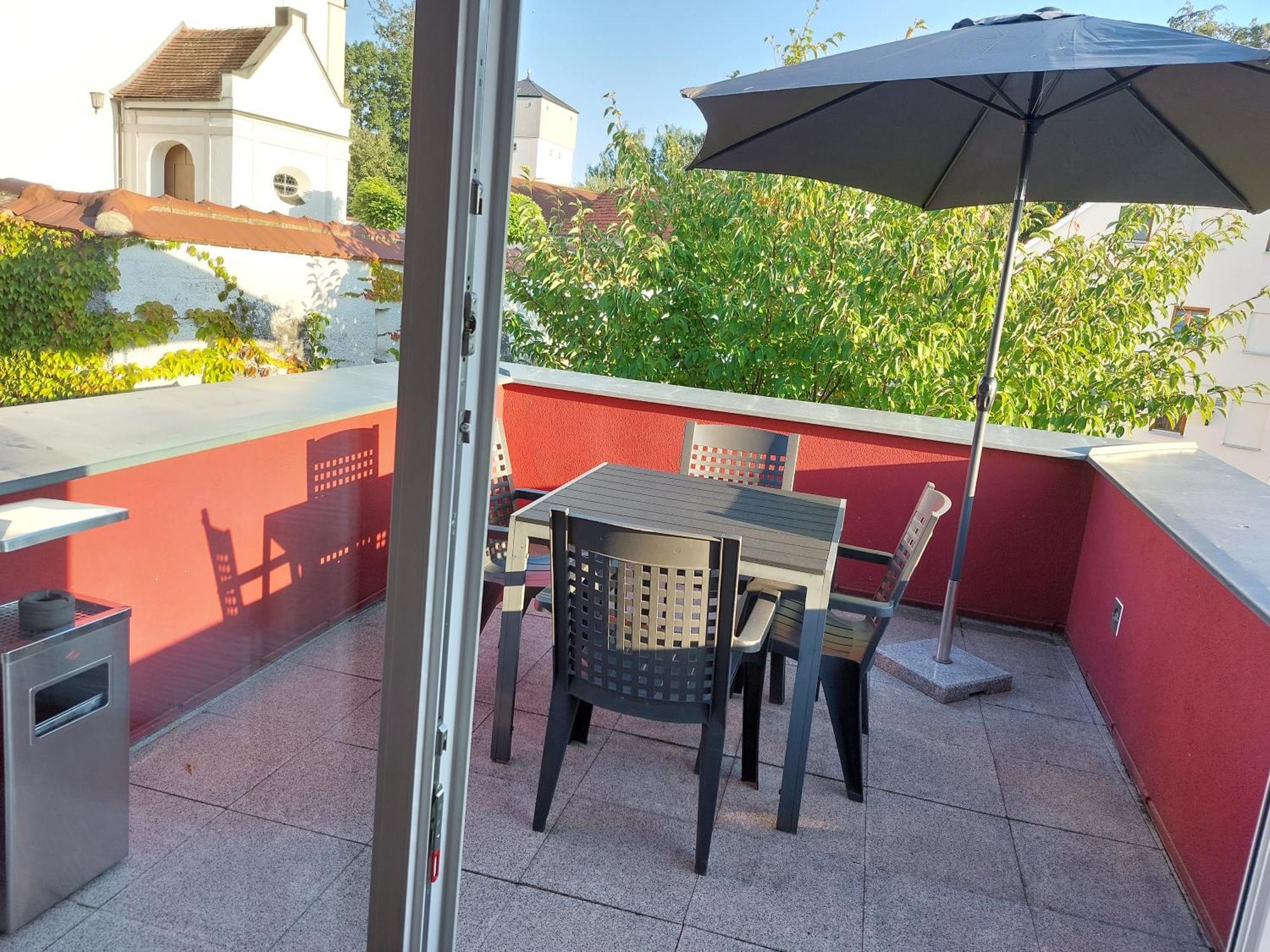 Pension Am Kirchberg Wehringen Екстериор снимка