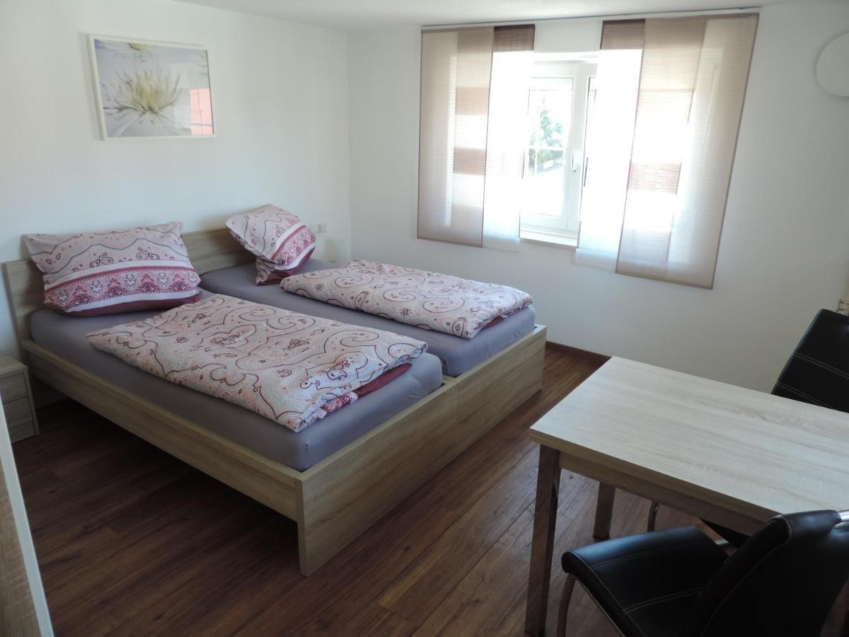 Pension Am Kirchberg Wehringen Екстериор снимка