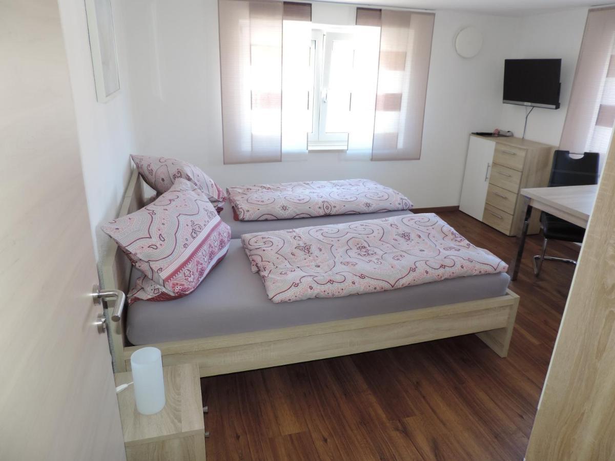 Pension Am Kirchberg Wehringen Екстериор снимка