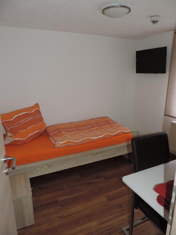 Pension Am Kirchberg Wehringen Екстериор снимка